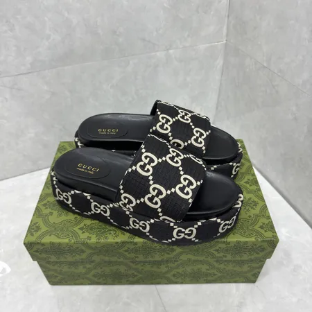 グッチ スリッパ