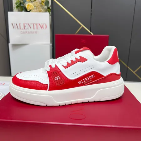 ヴァレンティノ カジュアルシューズ