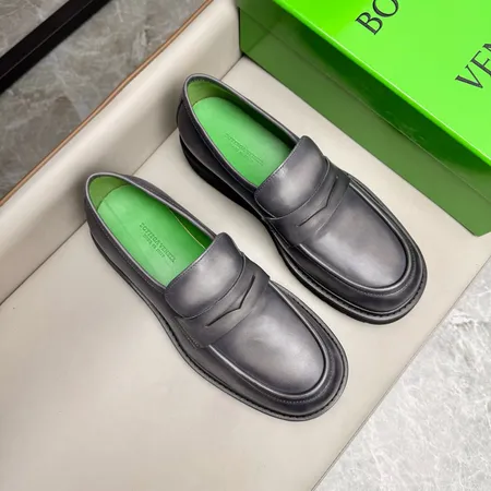 ボッテガ ヴェネタ ビジネスシューズ