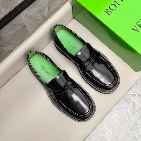 ボッテガ ヴェネタ ビジネスシューズ