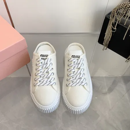 ミュウミュウ カジュアルシューズ