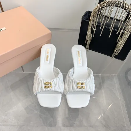 ミュウミュウ スリッパ