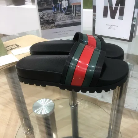 グッチ スリッパ