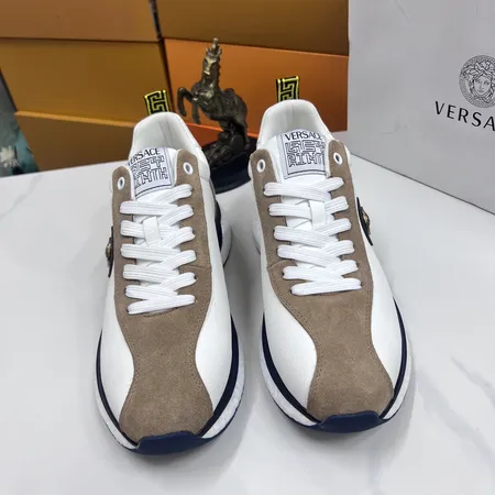 ヴェルサーチ スニーカー