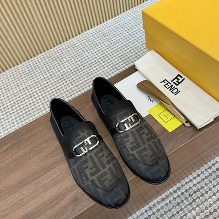 フェンディ ビジネスシューズ