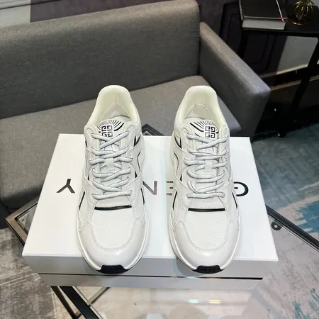 ジバンシィ スニーカー