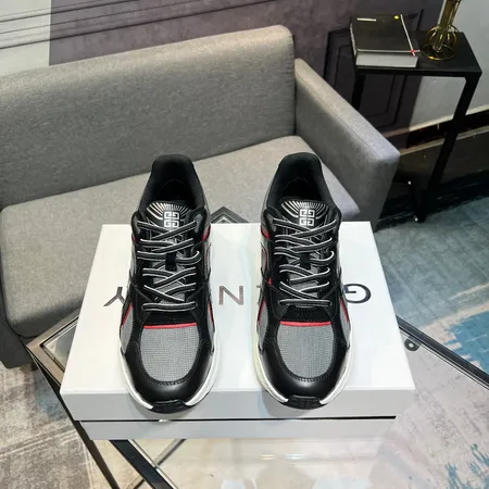 ジバンシィ スニーカー