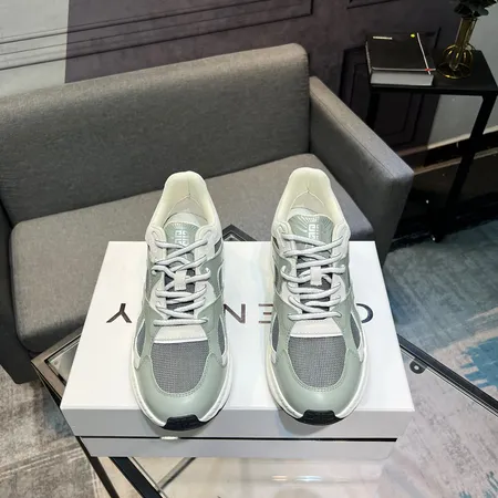 ジバンシィ スニーカー