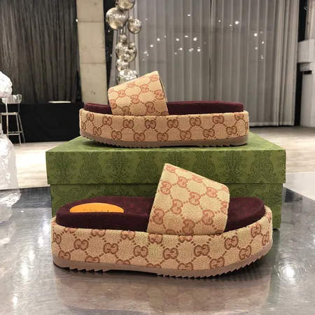 グッチ スリッパ