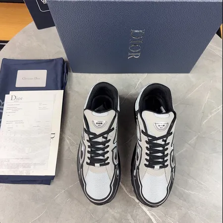 ディオール スニーカー