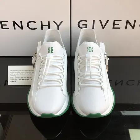 ジバンシィ スニーカー