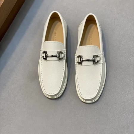 フェラガモ カジュアルシューズ