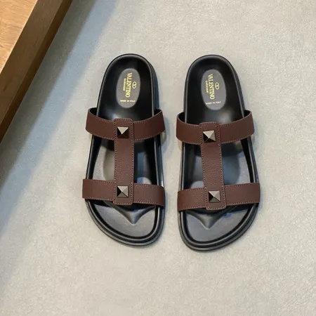 ヴァレンティノ スリッパ