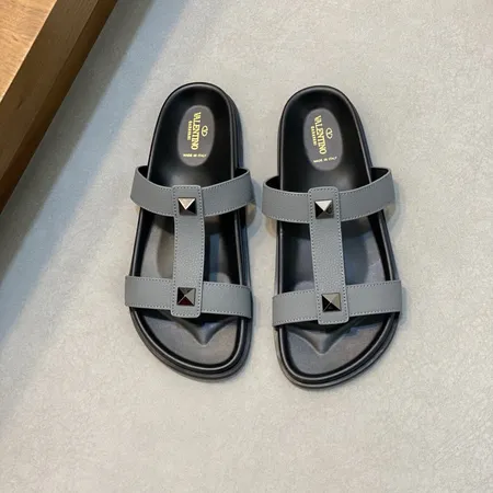 ヴァレンティノ スリッパ