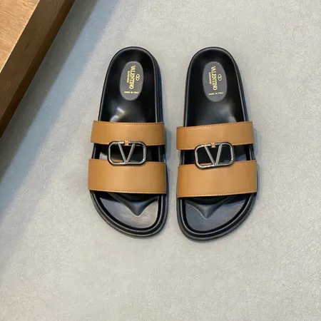 ヴァレンティノ スリッパ