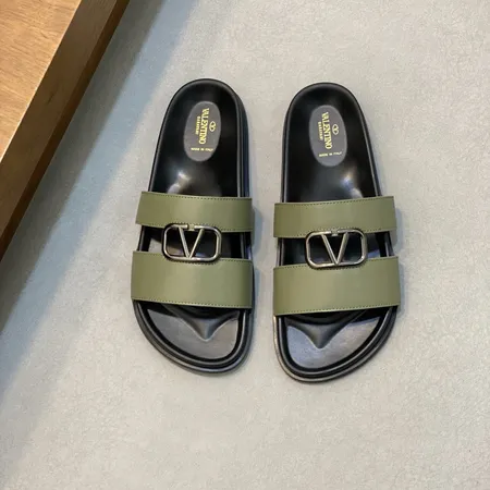 ヴァレンティノ スリッパ