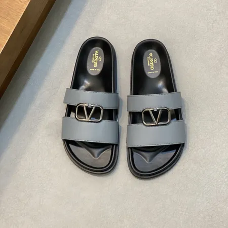 ヴァレンティノ スリッパ