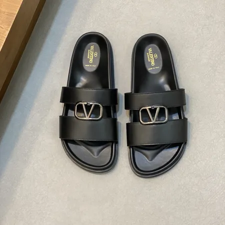 ヴァレンティノ スリッパ