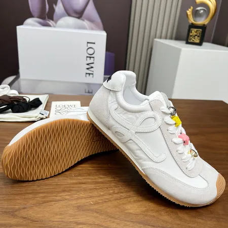 ロエベ スニーカー