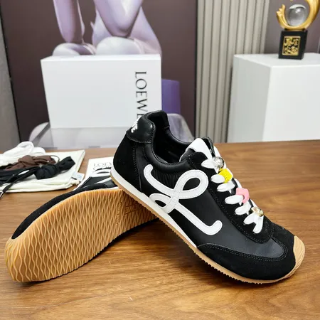 ロエベ スニーカー