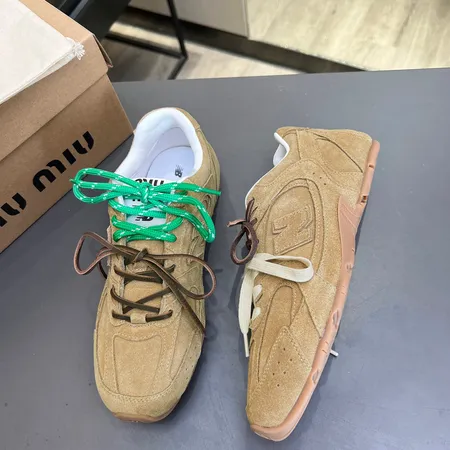 ミュウミュウ スニーカー