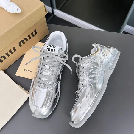 ミュウミュウ スニーカー