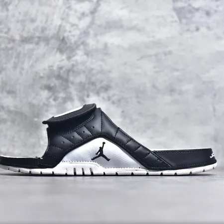 エアジョーダン スリッパ