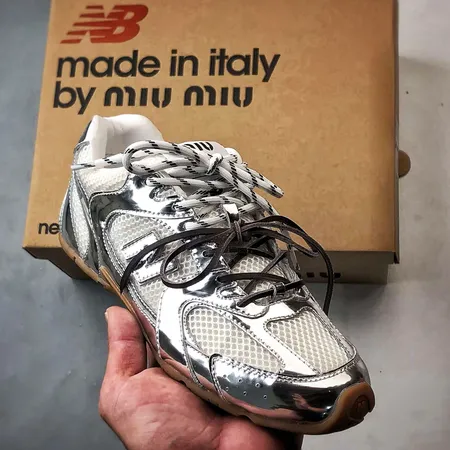 ミュウミュウ スニーカー