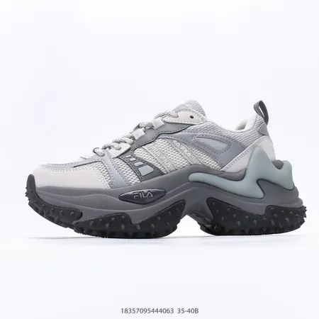 フィラ スニーカー