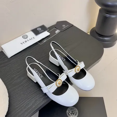 ヴェルサーチ サンダル