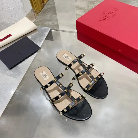 ヴァレンティノ スリッパ