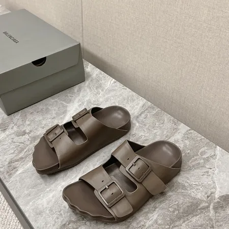 バレンシアガ スリッパ