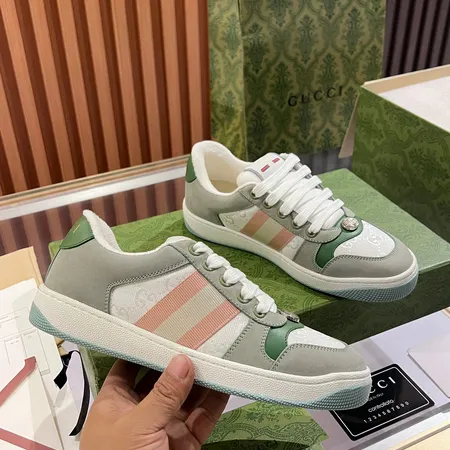 グッチ カジュアルシューズ