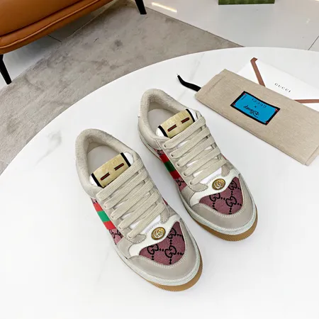 グッチ カジュアルシューズ