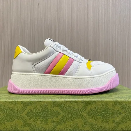 グッチ カジュアルシューズ