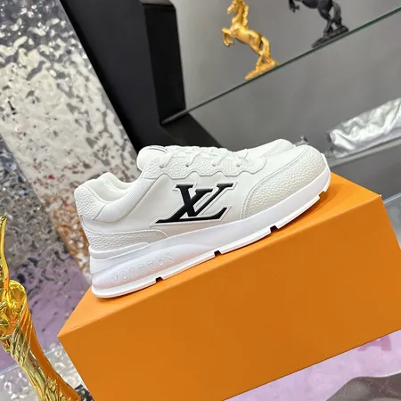 ルイヴィトン スニーカー