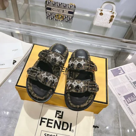 フェンディ スリッパ
