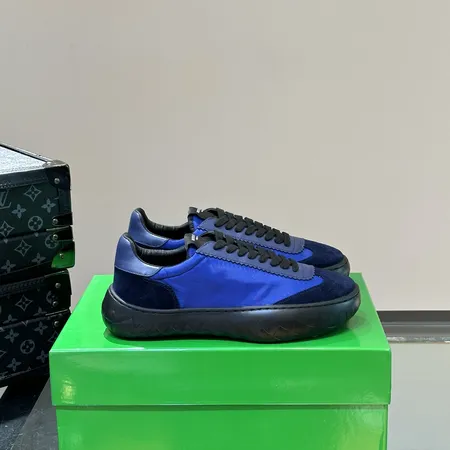 ボッテガ ヴェネタ カジュアルシューズ