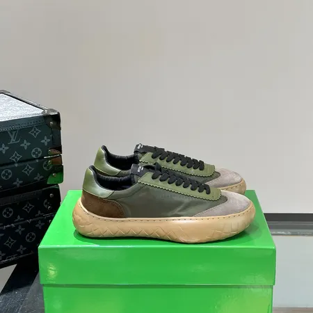 ボッテガ ヴェネタ カジュアルシューズ