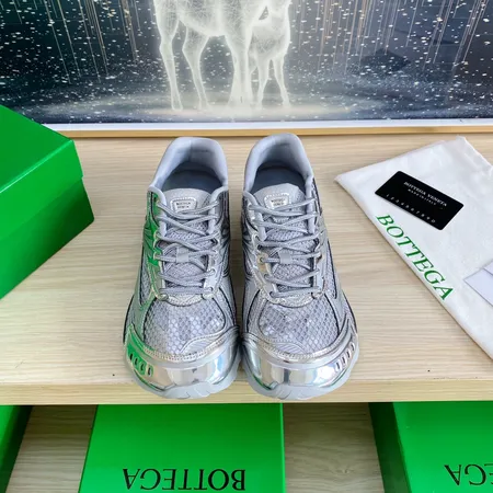 ボッテガ ヴェネタ カジュアルシューズ