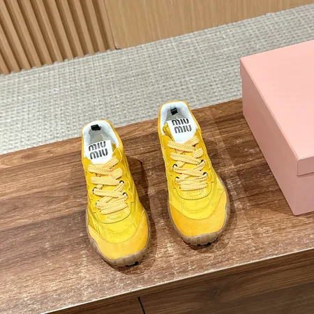 ミュウミュウ スニーカー