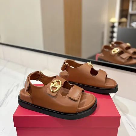 ヴァレンティノ サンダル