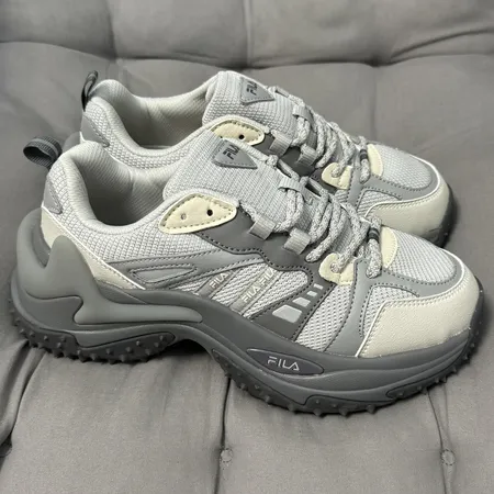 フィラ スニーカー
