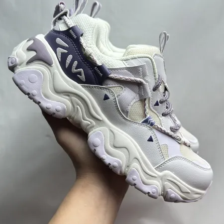 フィラ スニーカー