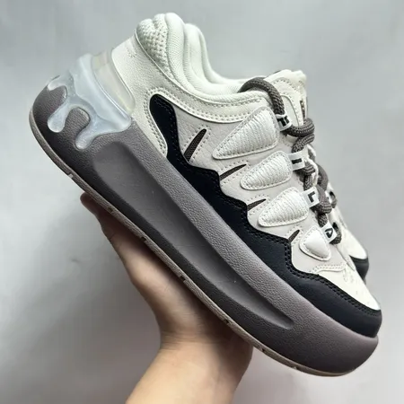 フィラ スニーカー