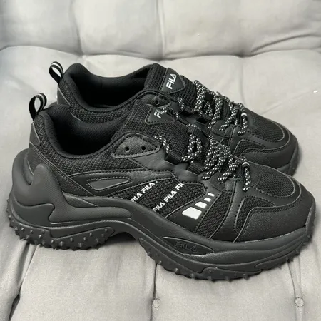 フィラ スニーカー