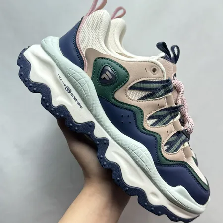 フィラ スニーカー