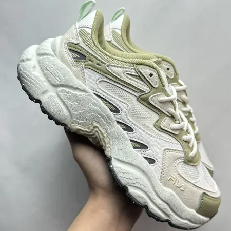 フィラ スニーカー