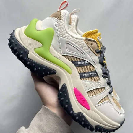 フィラ スニーカー