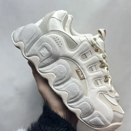 フィラ スニーカー